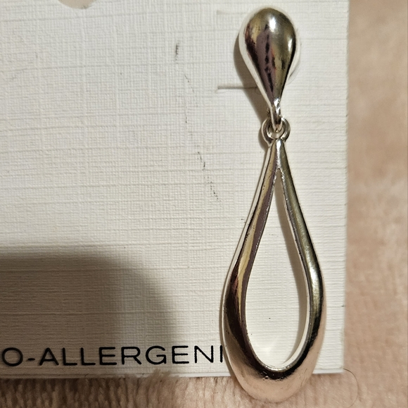 Liz Claiborne Silver Dangle Earrings - Picture 2 of 5